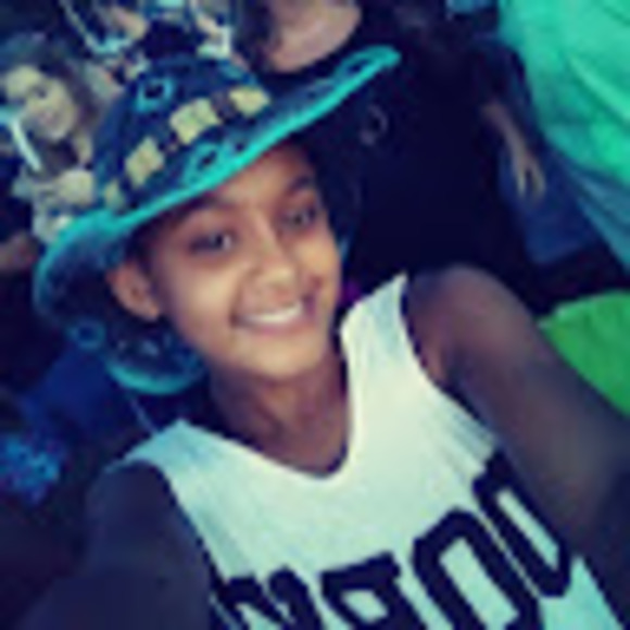 Meet your Posher, Cheyenne - Picture 1 of 1